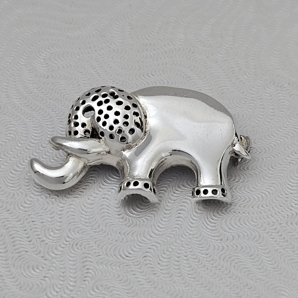 Silpada Rare Sterling Silver Elephant Pin Brooch DDI628